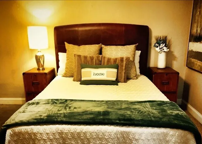 Downtown With Comfort & Convenience *